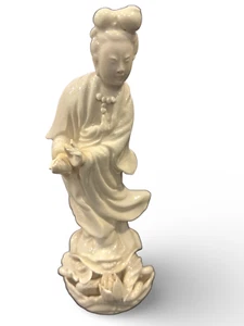 Vintage Porcelain Guanyin Figurine -Goddess of Mercy Statue, Asian Décor - Picture 1 of 2