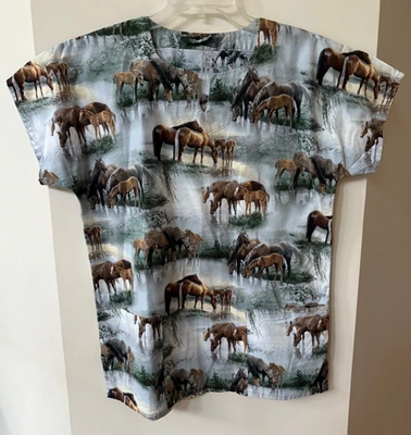 Blusa Médica Hecha a Mano ÚNICA Blanca Caballos Escénicos yegua Colt Escote con Muescas M(?)* Foto 1 de 4