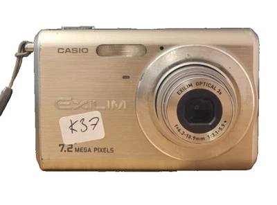 Casio Exilim EX-Z70 7.2MP Digital Camera - Silver (K37) - Image 1 of 4