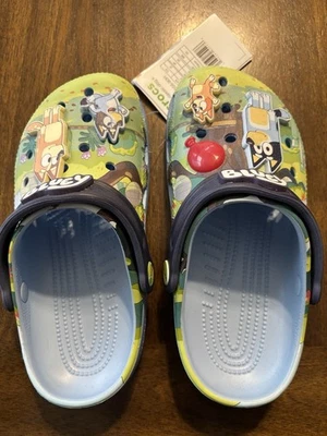 NUEVO con etiquetas Bluey Crocs talla J2 niños Foto 1 de 4