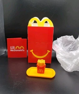 McDonalds Lil’ McDonald’s Happy Meal Giocattolo 2025 Mini Patatine Fritte per Bambini NUOVO! 01 - Foto 1 di 6
