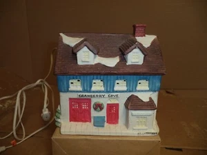 Lighted Christmas House "Cranberry Cove" 1991 O.M.I. Holiday/Christmas - Picture 1 of 4