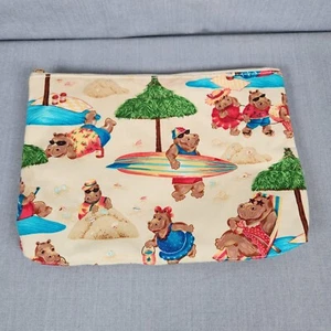 Bolsa de cosméticos de maquillaje Hippos at the Beach de Celebrity Surf cierre de cremallera - Imagen 1 de 7