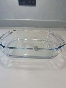 PYREX Clear Glass 20 x 25cm Casserole/Baking Dish Lasagna Pan - Picture 1 of 3