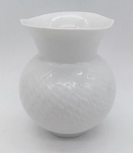 Wunderschöne Vase Meissener Porzellan mit feinem Reliefmuster 13,5cm groß - Bild 1 von 6