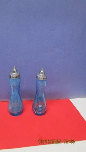 Crackle Glass Salt And Pepper Shakers Tall Blue Vintage - Picture 1 of 2
