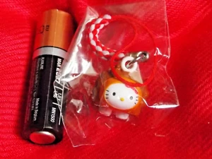 �VERSIEGELT! HELLO KITTY LÖWE CHARM MINI MASKOTTCHENFIGUR 2 cm SANRIO UK VERSAND 🙂 - Bild 1 von 6