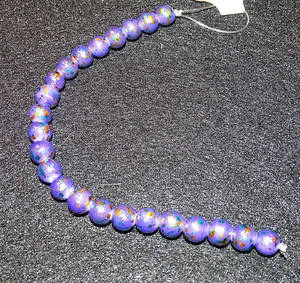 Glasperlen lila, blau, gelber Marmor 7 Zoll Strang - Bild 1 von 3