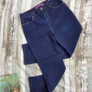 GLORIA VANDERBILT Women's Petite AMANDA Dark Wash Petite Straight Leg Jeans 8P - Picture 1 of 15