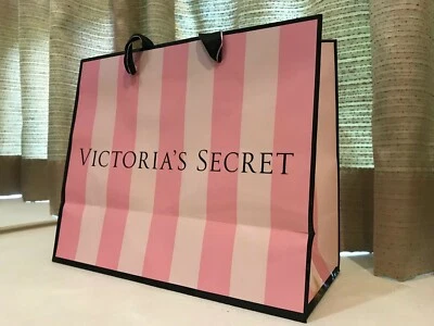 Victoria's Secret 中号光泽纸质购物礼品袋 - 粉色条纹 3 包 — 第 1/4 张图片