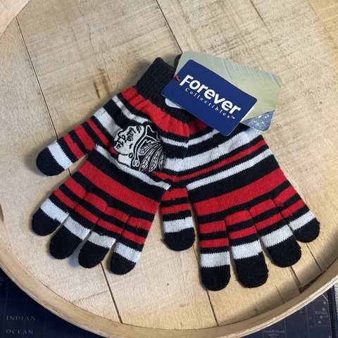 Chicago Blackhawks NHL Acrylic Stripe Stretch Knit Gloves NWT Cover