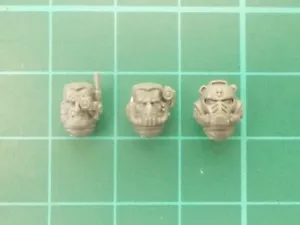Warhammer 40K - 3 Imperial Fists Primaris Heads - 40k bits - Picture 1 of 1