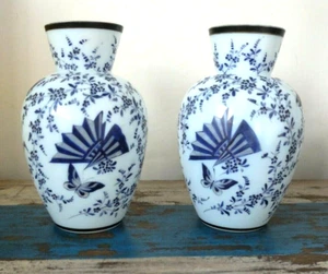Pair of late 19th century/ early 20th century light blue opaline glass vases - Picture 1 of 6