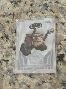 WALL-E DISNEY TOPPS CHROME 100 CARD # 36 - Foto 1 di 2