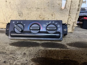 1999-2004 CHEVY/GMC S10 BLAZER A/C CLIMATE CONTROL ASSEMBLY UNIT No Defrost OEM - Picture 1 of 24