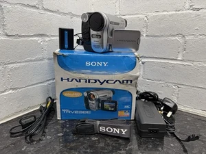Sony HANDYCAM CCD-TRV238E Hi8 Tape Digital Video Camera Remote Complete Boxed - Picture 1 of 7