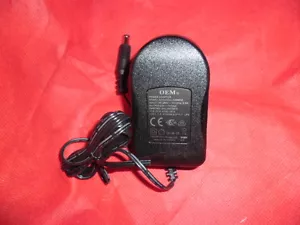 FABRICANTE DE EQUIPOS ORIGINALES Thomson Telecom UK Adaptador Mod ADS0126-X 220055 200-240VAC salida 22VDC 545mA - Imagen 1 de 1