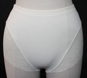 Flexees Maidenform 5554 Firm Panty Flatten Tummy SZ M Shaper Briefs Off-White - Picture 1 of 9
