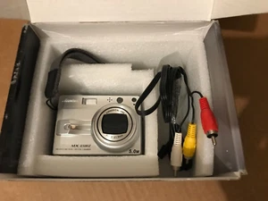 Mustek MDC 6500Z 5.0 MP Digital Camera with Accessories and Box- Works - Picture 1 of 9
