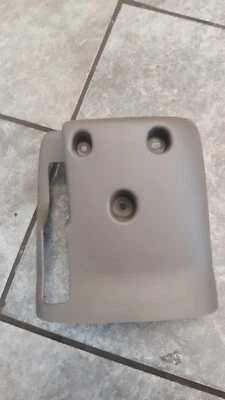 2004-2007 雪佛兰迈锐宝 Maxx 原始设备制造商下转向柱盖饰边 pn 22634971 — 第 1/3 张图片