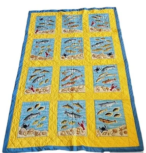 Hausgemachte handgefertigte Patchworkdecke mit Fischkrabben Muscheln Sealife - Bild 1 von 7