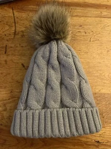 Women’s Cable Knit Cuffed Winter Beanie Hat With Pom - Picture 1 of 3