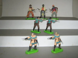 Britains Deetail cowboys 7 in all 5 poses 2 variants near mint set - Picture 1 of 4