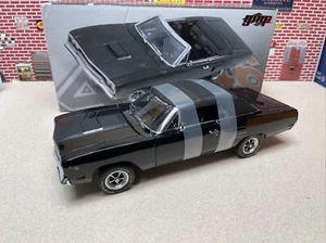 1/18 GMP 1970 Road Runner 440+6 Convertible Triple Black G1803110 Brand New 1234 - Picture 1 of 12