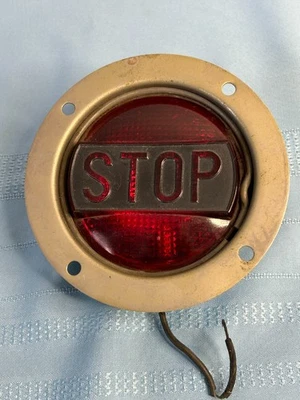 Lámpara de luz trasera antigua de montaje empotrado STOP modelo A T Ford Hot Rat Rod Foto 1 de 4