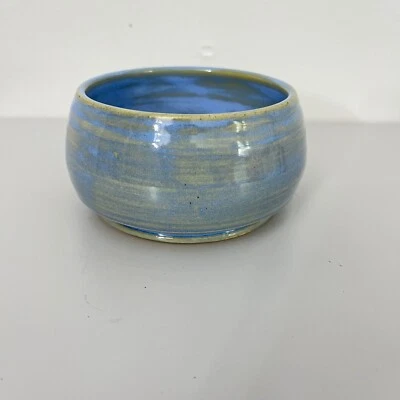 Jarrón matcha azul cerámica eclipse artesanal hecho a mano firmado por artista Foto 1 de 3