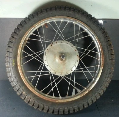 Suzuki TS250 TS 250 400 1971-1977 rueda delantera neumático cubo tambor llanta 19" 1972 Foto 1 de 4