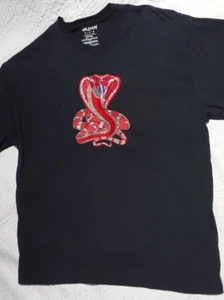 Rot und grau bestickt Schlange Unisex schwarz T-Shirt Tee Größe XL - Bild 1 von 6