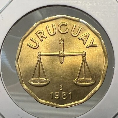 1981 URUGUAY 50 CENTESIMOS BRILLIANT UNCIRCULATED COIN - Image 1 of 2