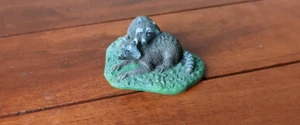 Thomas Kincaid Hawthorne Village Noah's Ark Miniature Racoons Dollhouse Resin - Picture 1 of 7