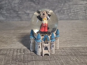 Disney Mickey Mouse mit Schloss Mini Schneekugel 2,5" x 2,5" - Bild 1 von 6
