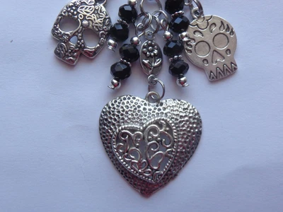 CALAVERAS CORAZÓN GÓTICO LLAVERO BOLSO ENCANTO COCHE DIARIO BASURA COLGANTE Foto 1 de 4