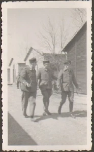PHOTO SOLDATS FRANCAIS CAMP A LOCALISERI 1940 - Picture 1 of 2