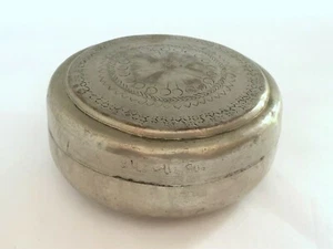 Vintage Beautiful Old Hand Flower Design Brass Small Antique Box. G66-531 - Picture 1 of 8