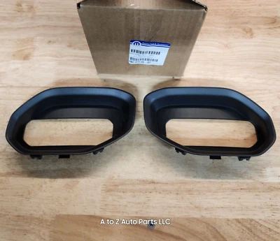 NEW 2019-2024 Ram Rebel 1500 DT DRIVER & PASSENGER Tow Hook Bezel Kit Mopar, OEM Foto 1 de 4