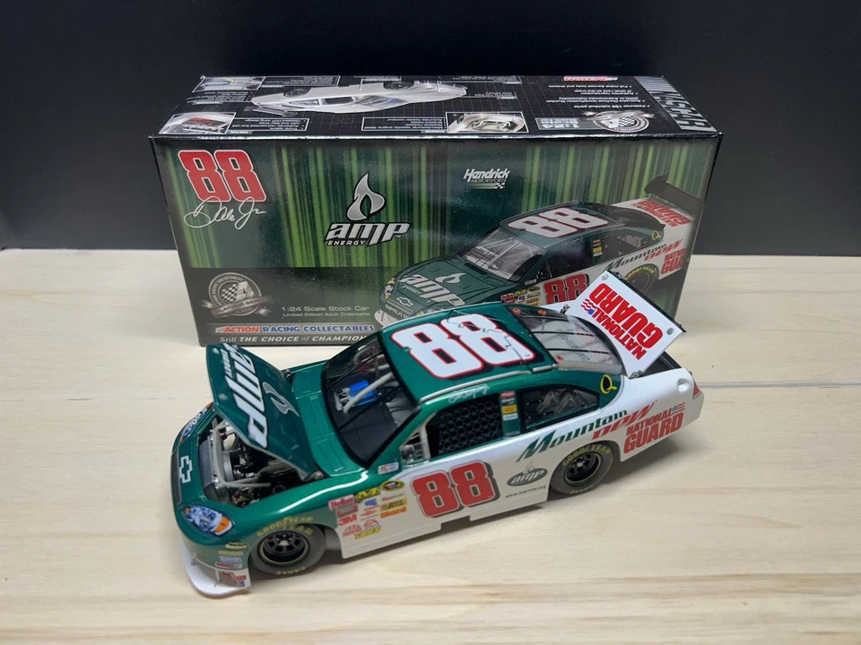 NASCAR 1:24 Dale Earnhardt Jr 2008 Impala SS Amp Energy/Mt Dew Action Foto 1 de 4