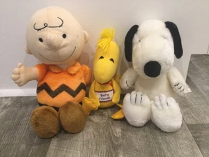 PEANUTS SNOOPY,CHARLIE BROWN AND WOODSTOCK PLUSH LOT - Picture 1 of 11