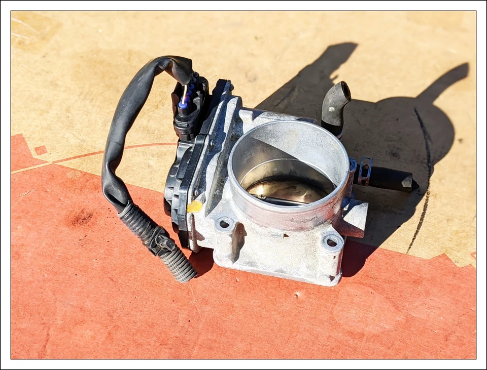 ✅ Conjunto de carrocería del acelerador Mitsubishi Montero 2003-2006 3,8 L MN130069 OEM Foto 1 de 4