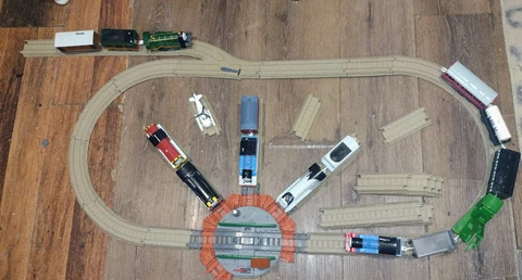 Thomas Train Lot 38 Pc Of Track 5 Engines Misc Cars 10 Tons Trouble Salty Mavy Cover
