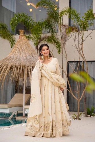 OFF WHITE Abito da sposa in seta chinon bianco sporco con dupatta per donna