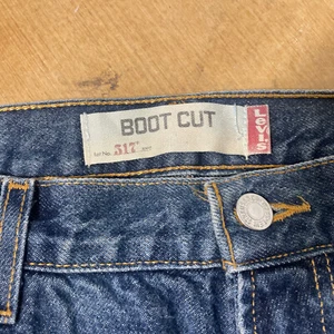 LEVIS Levi’s 517 Bootcut Jeans 32x36 Dark Wash Blau Jeans Herren 32 X 36 - Bild 1 von 8