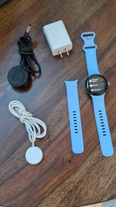 Google Pixel Watch 2 - 41mm Polished Silver, Bay Band (LTE + Wi-Fi) GA05012-US - Zdjęcie 1 z 11