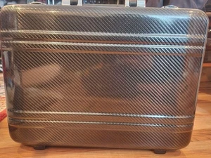 ZERO HALLIBURTON Stealth Carbon Fiber Attache Case A4 Ordinateur Portable PC Argent Occasion Rare - Photo 1/5