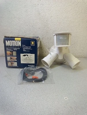 Kit de reflector doble activado por movimiento Regent MS-37W Foto 1 de 3