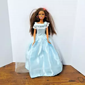 Barbie 12" Muñeca, Princesa, Piel Oscura, Vestido Azul, Vestido de Novia Azul - Imagen 1 de 3