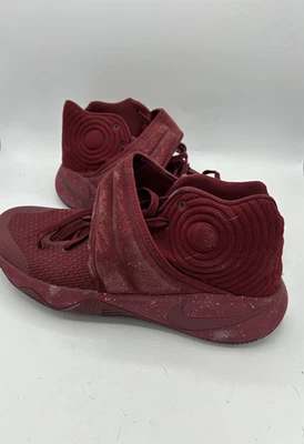 Talla 11 - Nike Kyrie 2 Rojo Terciopelo Zapatos de Baloncesto Tenis 819583-600 Foto 1 de 4